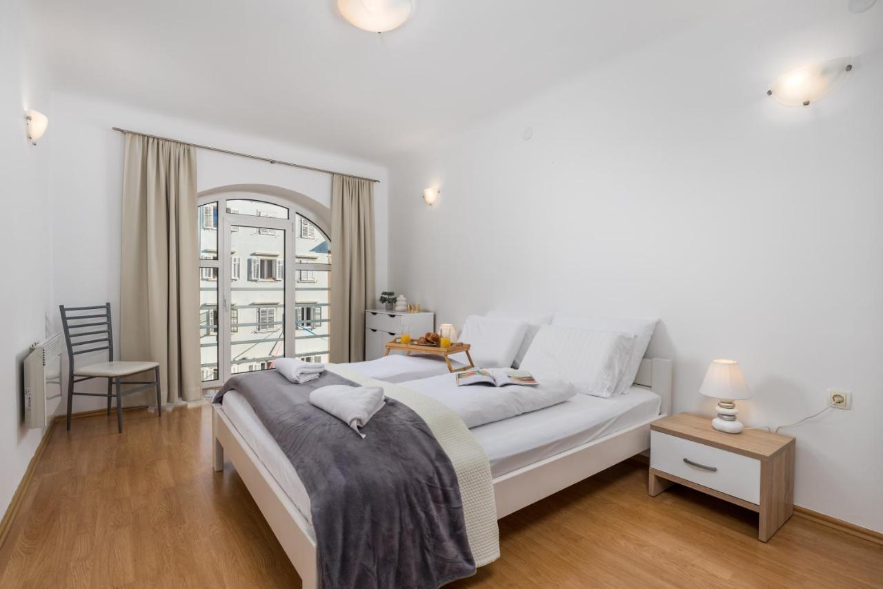 רייקה Main View Apartment מראה חיצוני תמונה