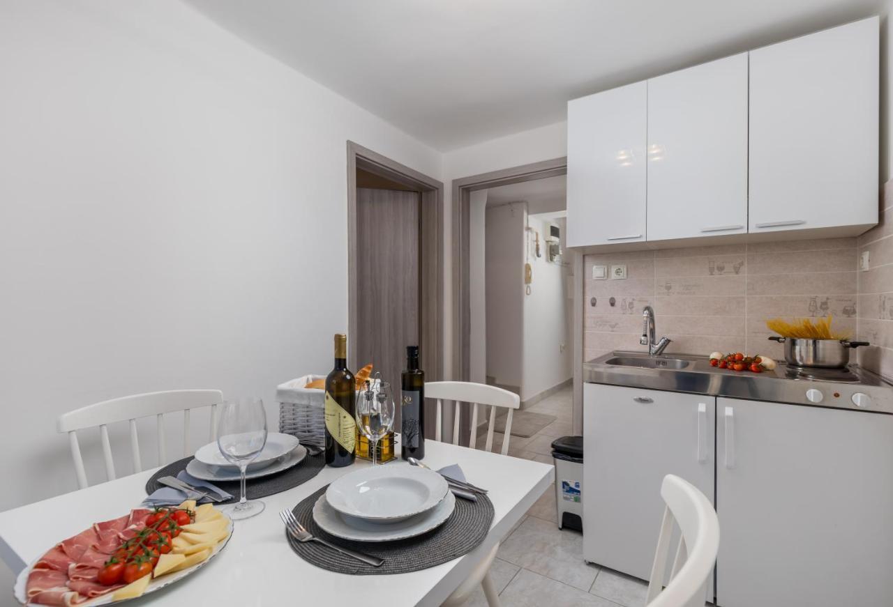 רייקה Main View Apartment מראה חיצוני תמונה