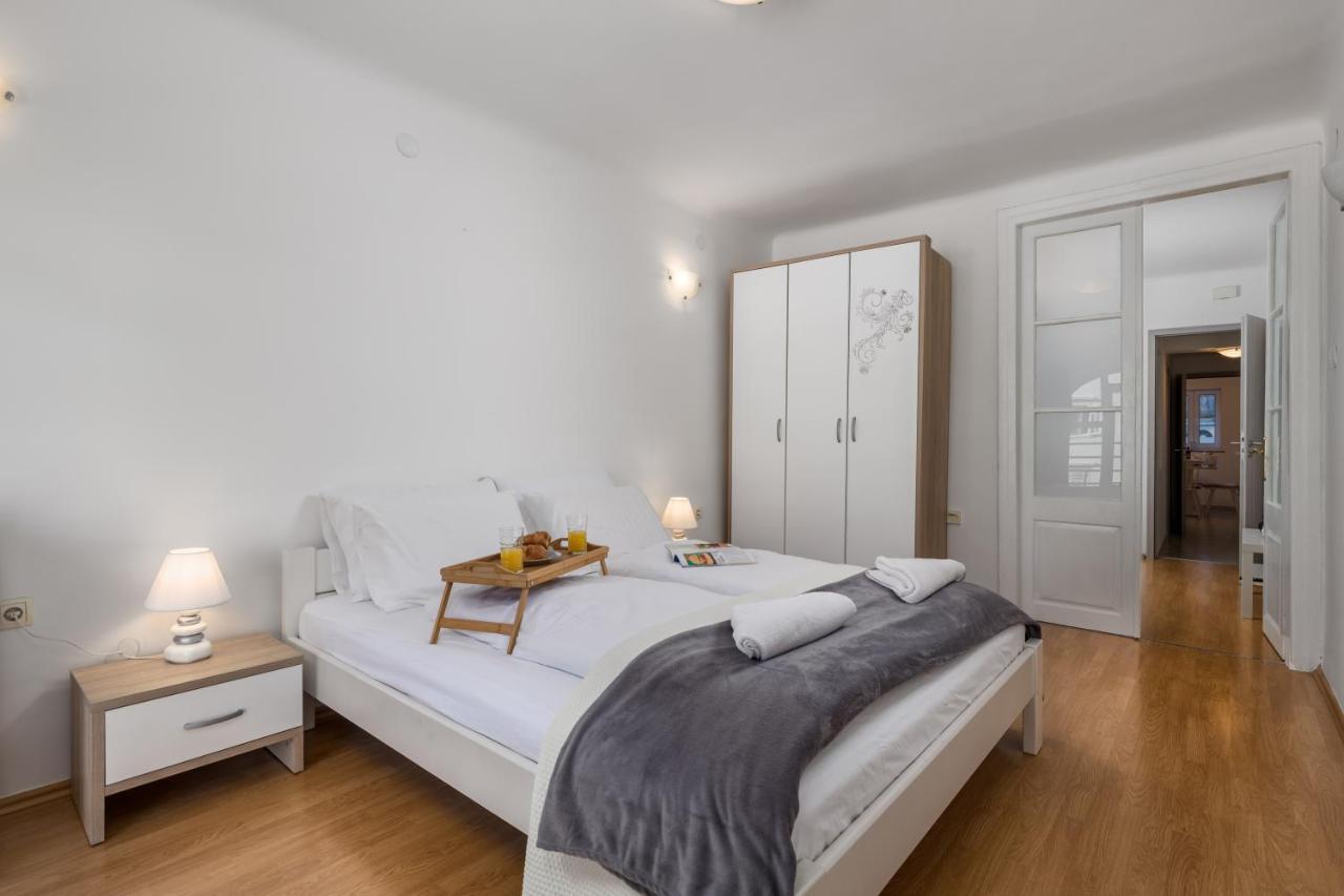 רייקה Main View Apartment מראה חיצוני תמונה